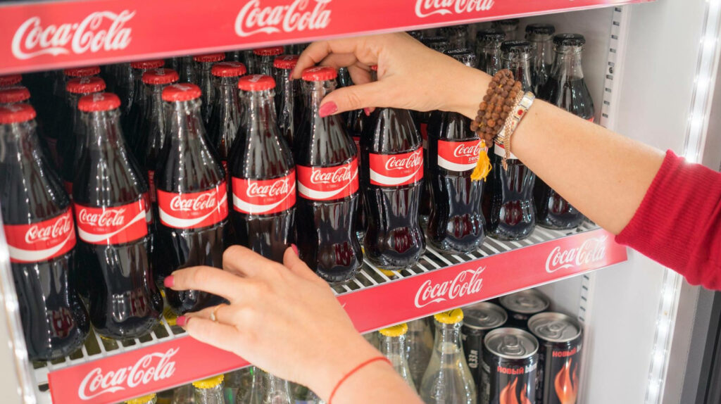 Ventas de CocaCola caen por pandemia y registra su peor trimestre en